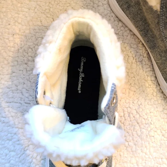 Tommy Bahama - NWT - gray denim look with faux shearling high-top sneake… - Picture 9 of 12